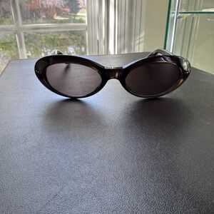 Gucci Sleek Black Sunglasses
